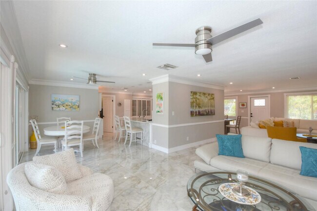 Building Photo - 2228 SE 10th St