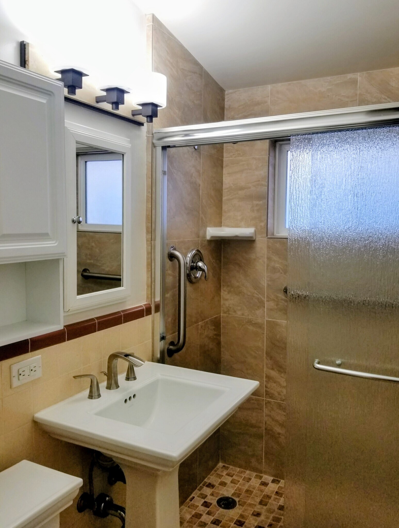 Building Photo - 133 S Myers St