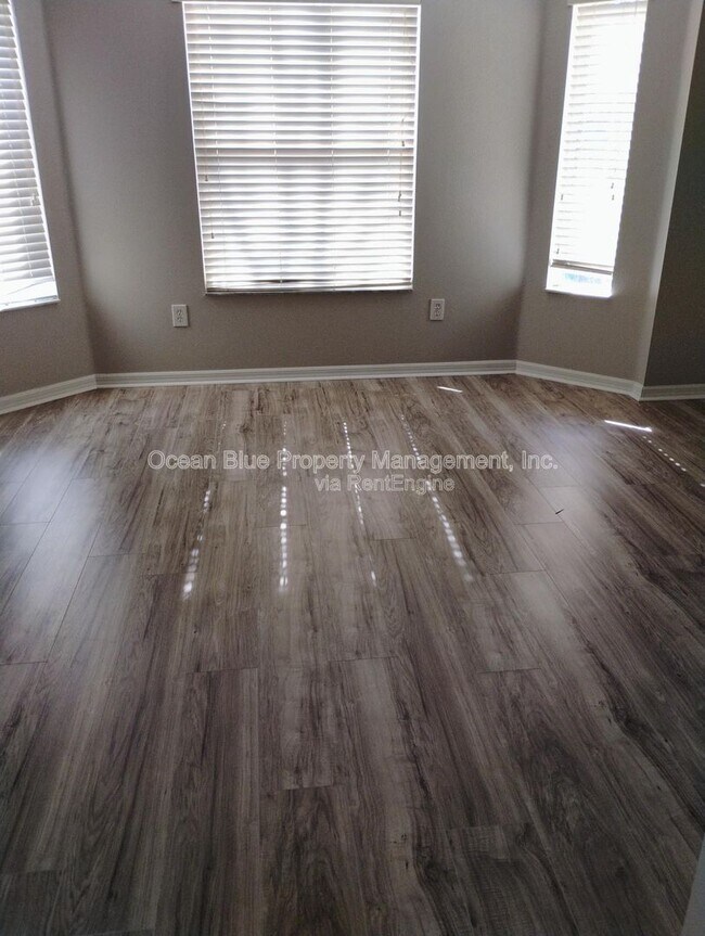 Building Photo - 18200 Cypress Bay Pkwy