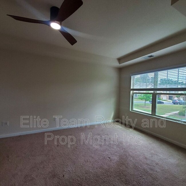 Building Photo - 4033 Black Walnut Wy