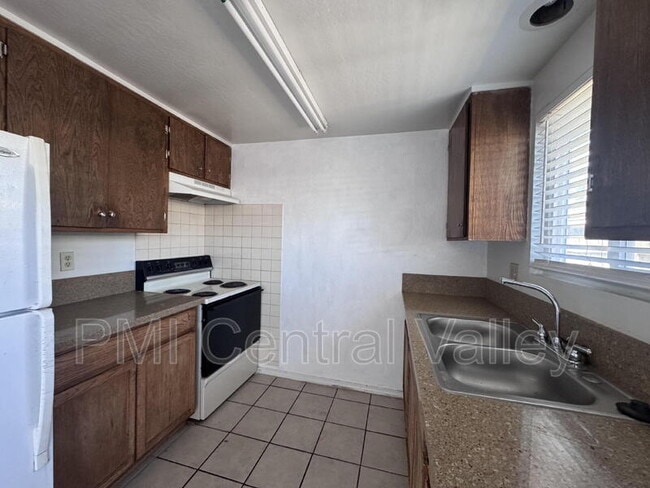 Building Photo - 8920 N El Dorado St