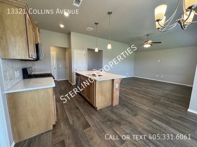 Building Photo - 13321 Collins Ave