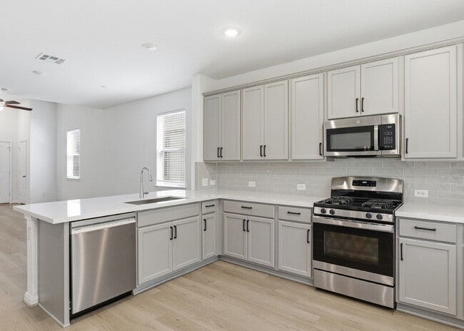 Building Photo - Spacious 4 Bedroom Home with Game Room and Covered Patio!