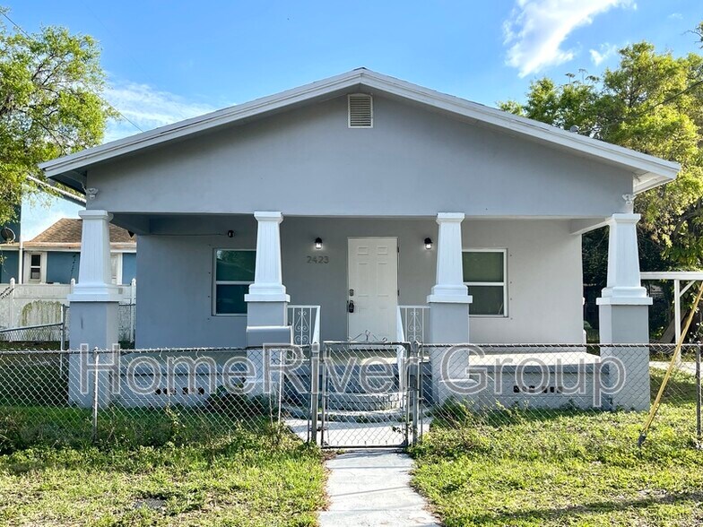 Building Photo - 2423 E 19th Ave