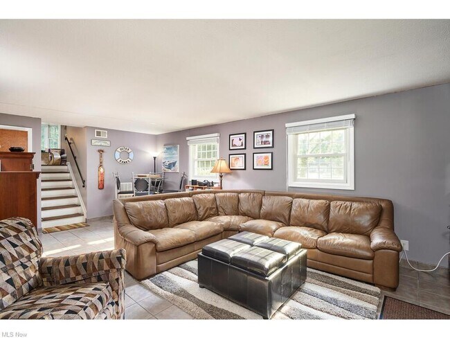 Building Photo - 1174 Rolling Meadows Rd