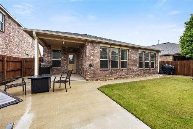 Building Photo - 2109 Edson Ct