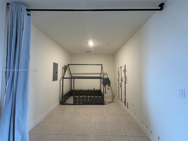 Building Photo - 7915 NW 104th Ave