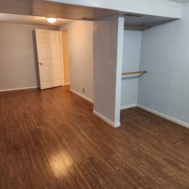 Building Photo - 4 Bed | 2 Bath House in the lower Rattlesnake