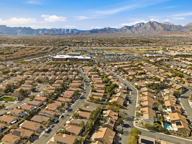 Building Photo - SUMMERLIN NORTH!!! SINGLE STORY!!! LARGE YARD!!! RECENTLY RENOVATED!!! NEW CARPET!!! NEAR DOWNTOW...