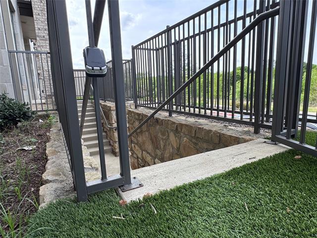 Building Photo - 2700 Old Denton Rd