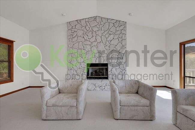 Building Photo - 3556 Mesa Verdes Dr