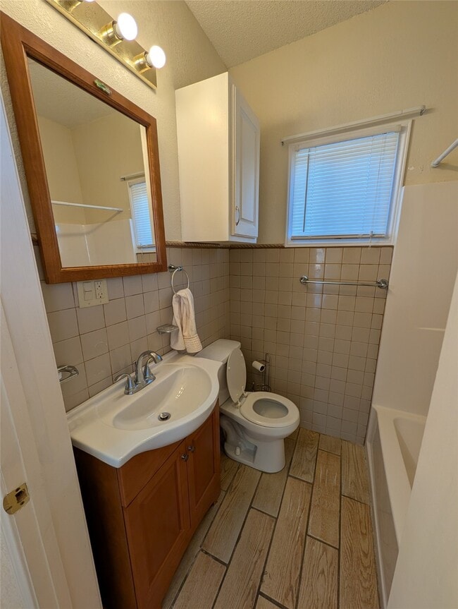 Building Photo - 1222 42nd St