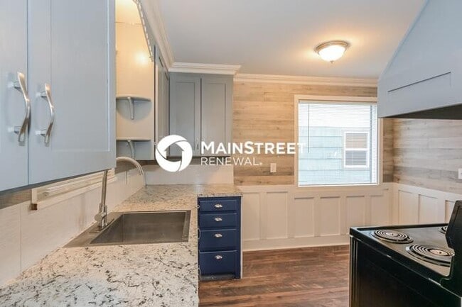 Building Photo - 4 Bedroom Pet-Friendly Home in PUYALLUP, WA with Main Street Renewal