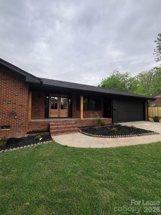 Building Photo - 4012 Belshire Ln