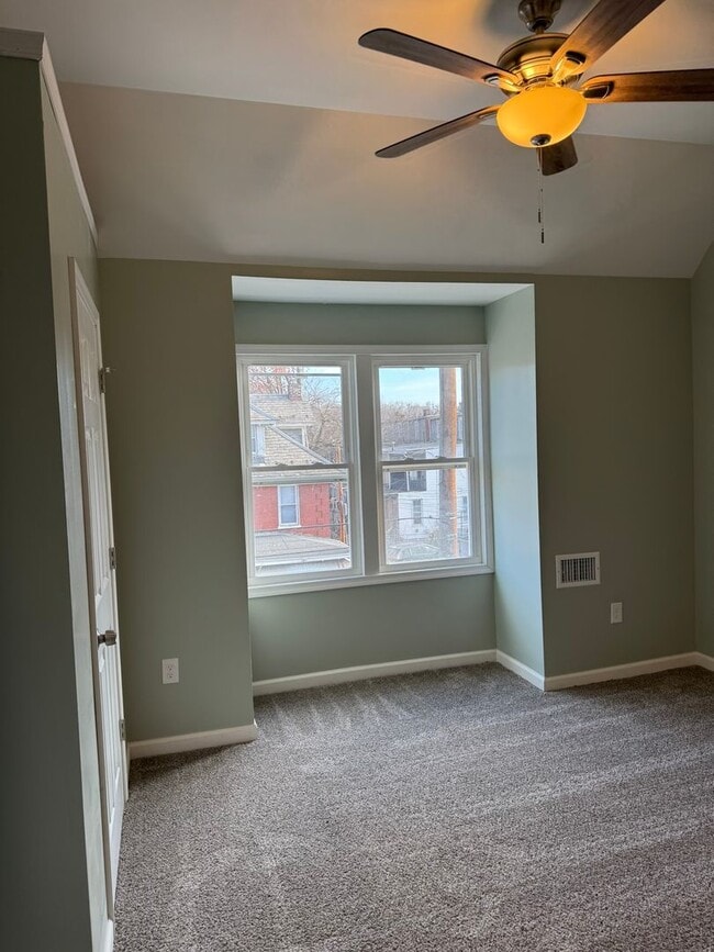 Building Photo - Large Single-Family Home on N 17th St