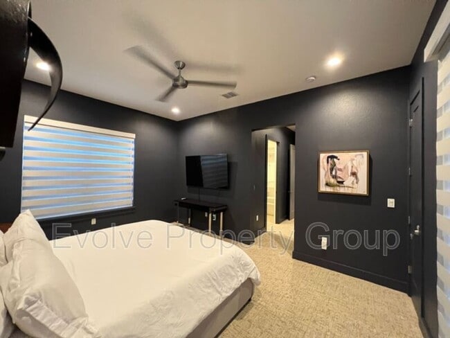 Building Photo - 183 Orange Pl