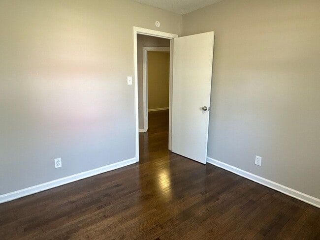 Building Photo - Updated 3 bedroom 1 Bath home - Open To Section 8