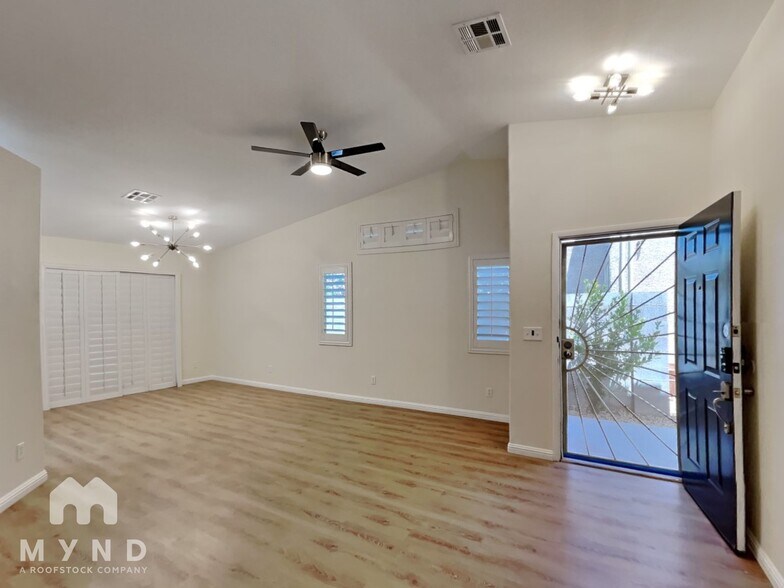 Building Photo - 7827 Lobella St