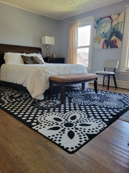 Building Photo - 288 E 1st St