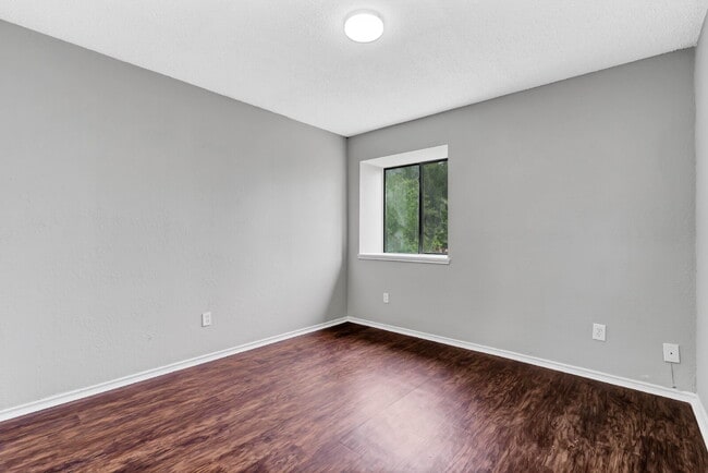 Building Photo - $1,000 Off first month.
