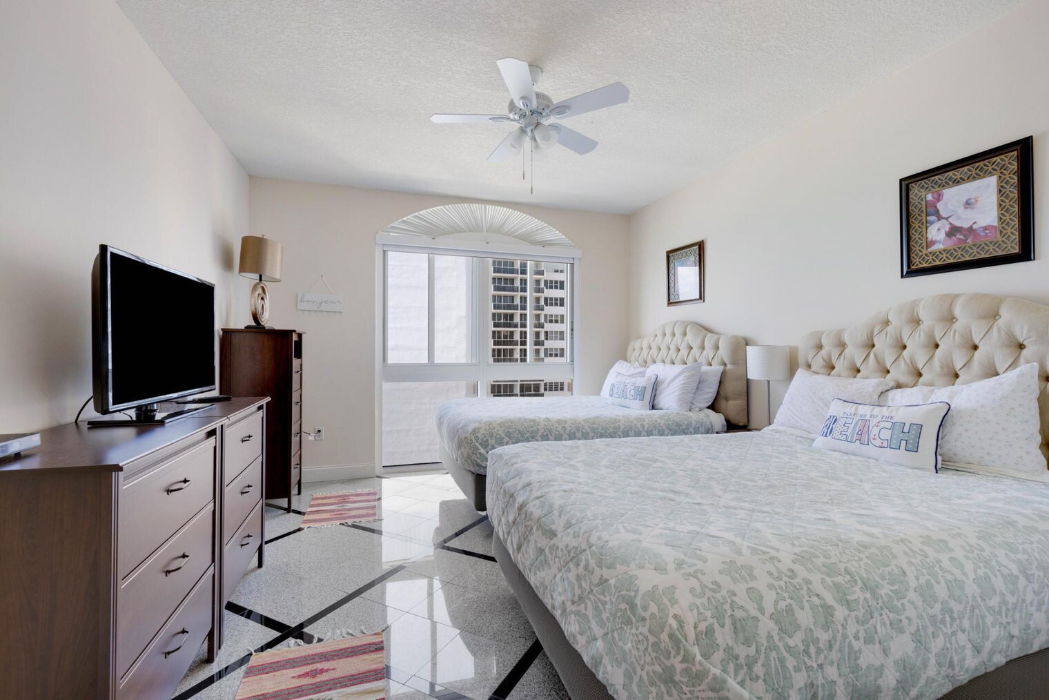 Building Photo - 2065 S Ocean Dr
