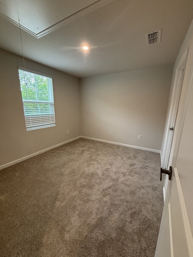 Building Photo - 282 N Coral Bells Wy