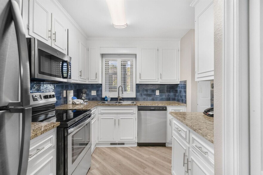 Building Photo - 2805B N Ocean Blvd