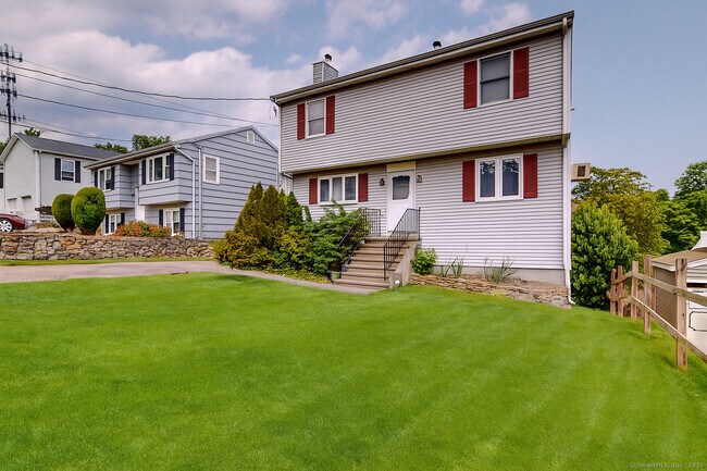 Primary Photo - 70 Oliver St
