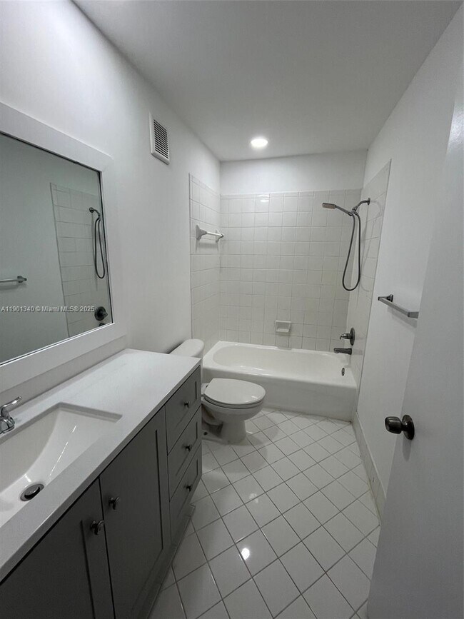 Building Photo - 2216 Ensenada Terrace