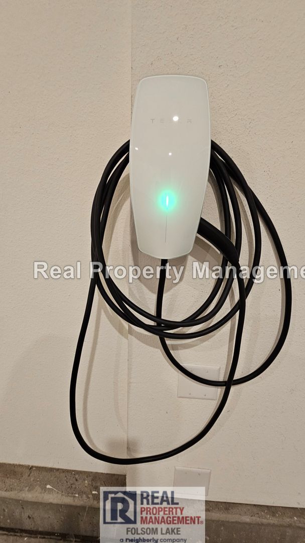 Building Photo - Upgraded 4 Bed + Loft | Solar | EV Charger | Outdoor Living | Folsom