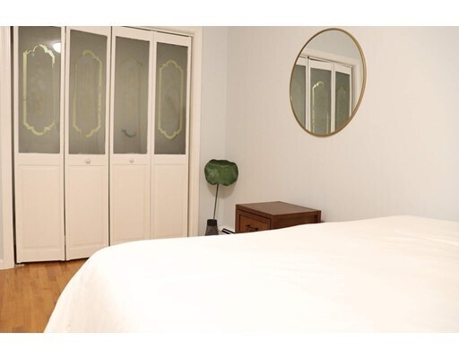 Building Photo - 12 Regent St