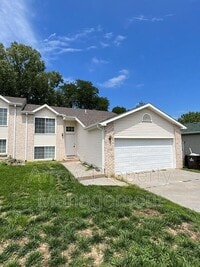 Building Photo - 330 W Irving St