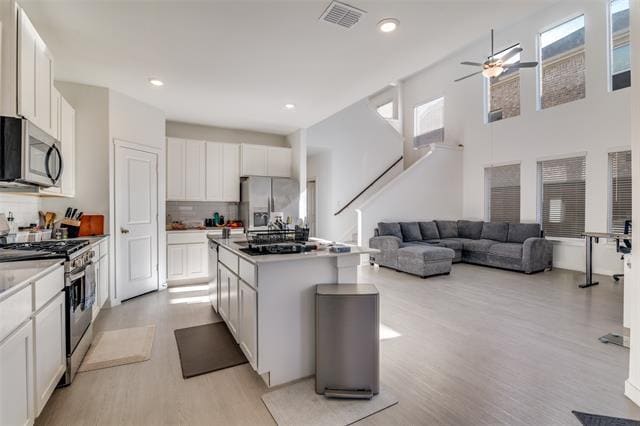 Building Photo - 4016 Daisy Holw Lp