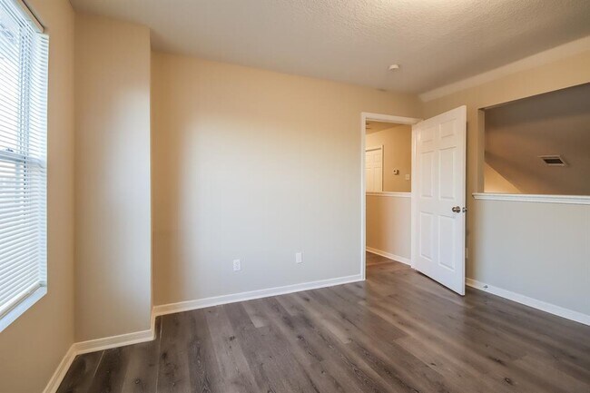 Building Photo - 2219 Hadden Hollow Dr