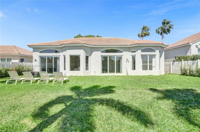 Building Photo - 3234 SW 53rd Ct