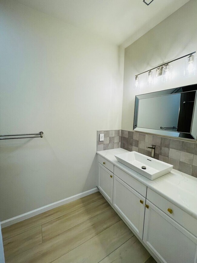 Building Photo - 25235 SE Klahanie Blvd