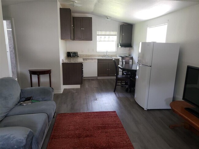 Building Photo - 3818 Hamid Blvd