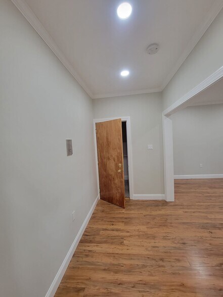 Building Photo - 30 Highgate St