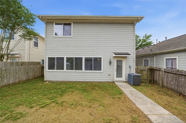Building Photo - 1613 Palcio Real Dr