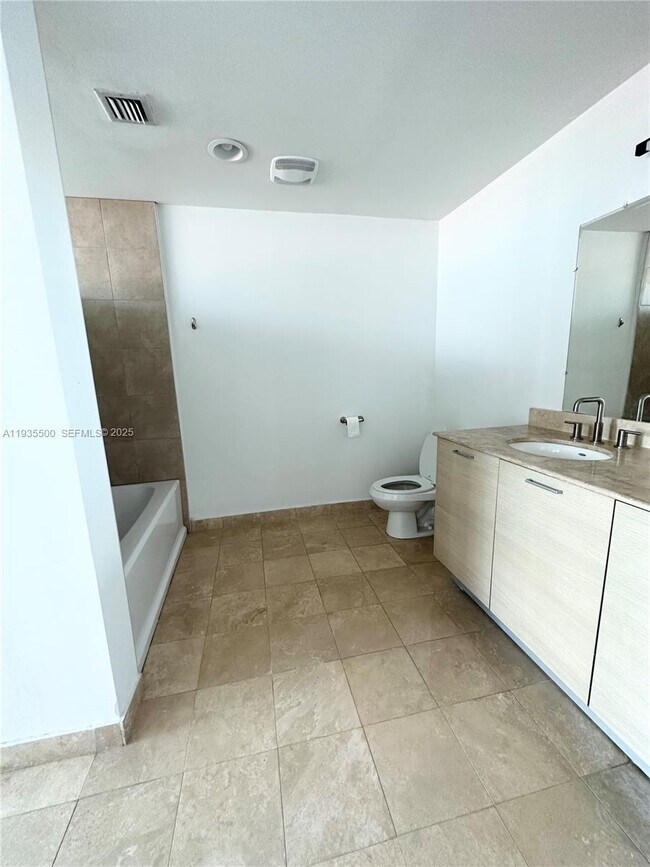 Building Photo - 350 NE 24th St