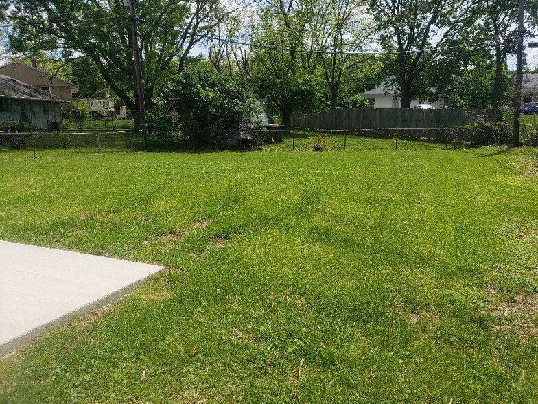 Building Photo - 6726 Baytree Dr