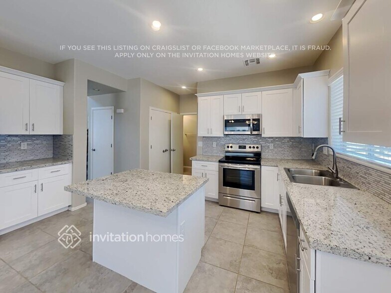 Building Photo - 11706 W Grant St