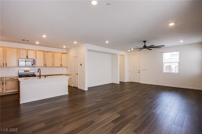 Building Photo - 2758 Pellaro Walk