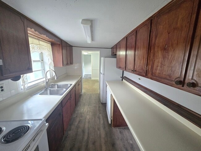 Building Photo - 1007 Olsen Ave