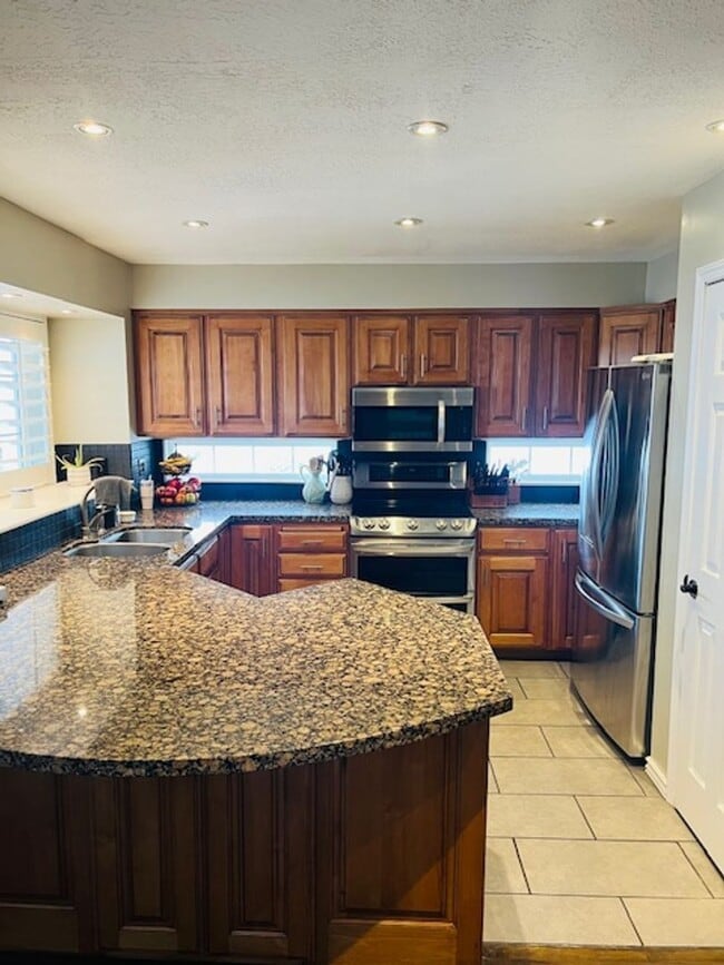 Building Photo - Beautiful home on Layton East bench