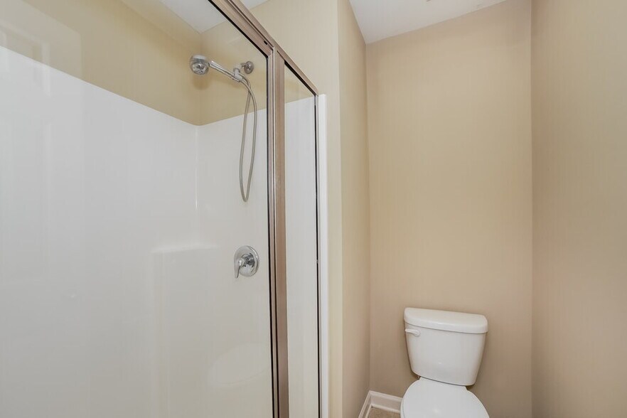 Building Photo - 2090 Hydrangea Ln