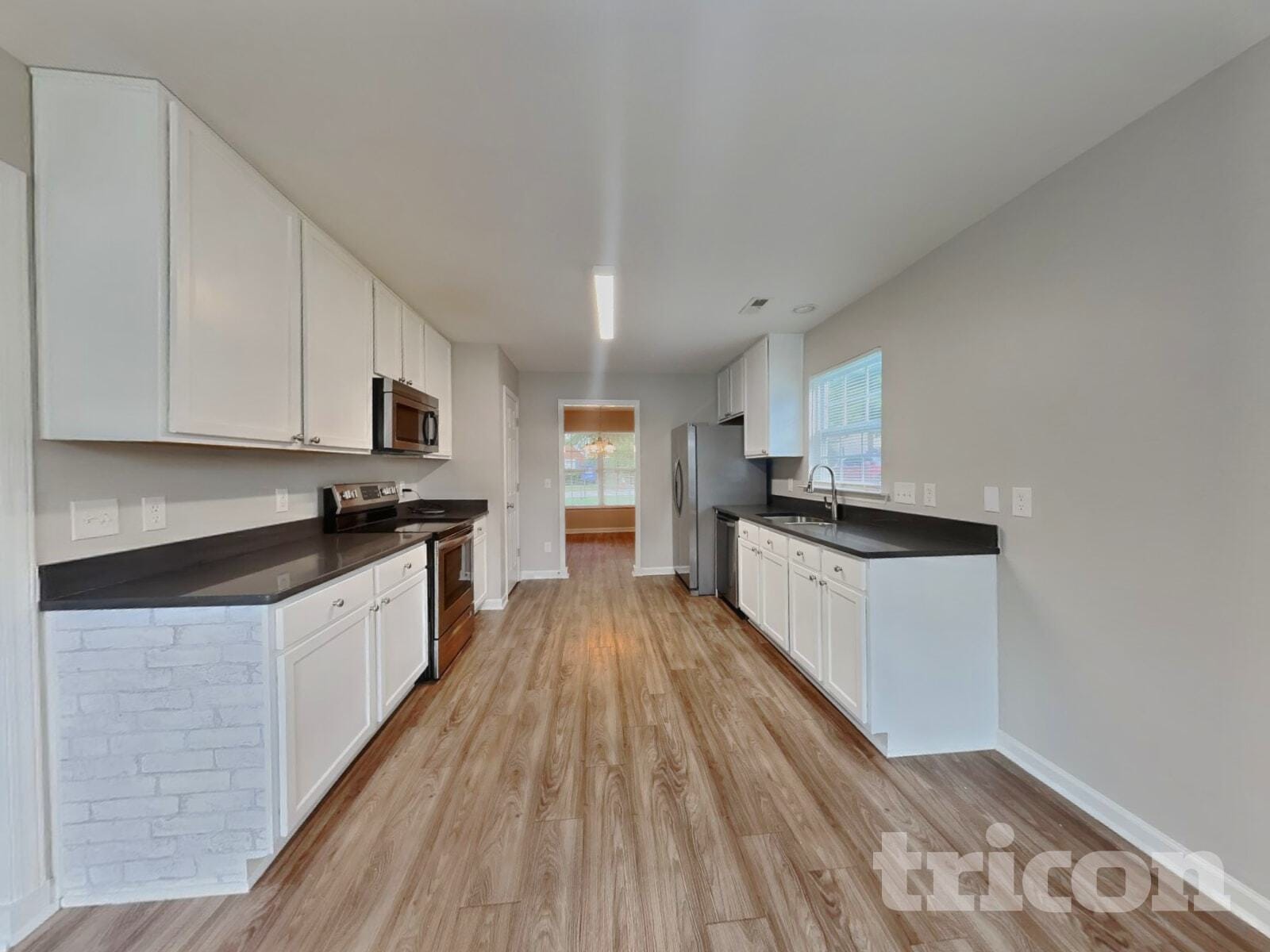Building Photo - 851 Red Oak Tree Dr