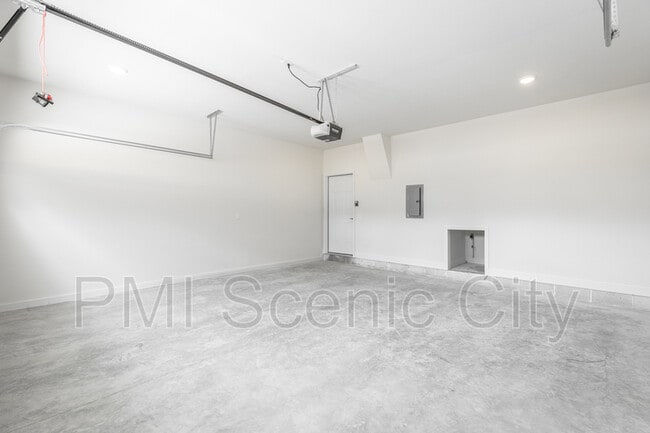 Building Photo - 1908 Cypress Ln