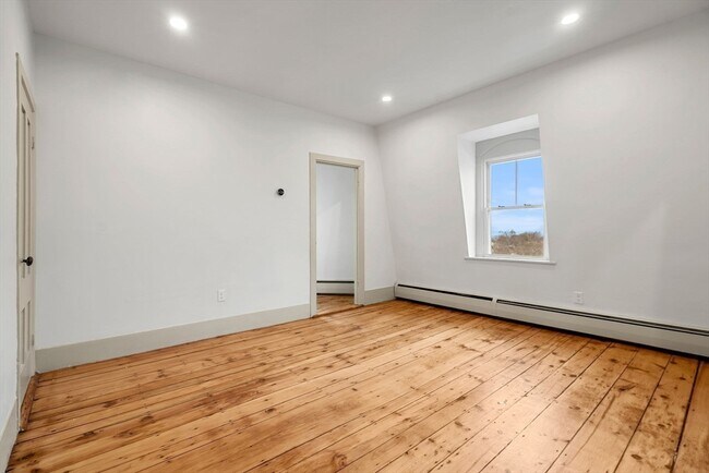 Building Photo - 6 Mt Vernon St