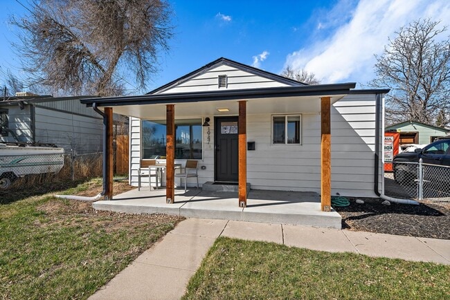 Primary Photo - Charming 3 Bedroom Home Near Sloan's Lake